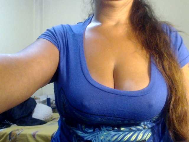 Fotoğraflar Meganny2023 short requests 15 tks #curvy #mature #bigboobs #anal