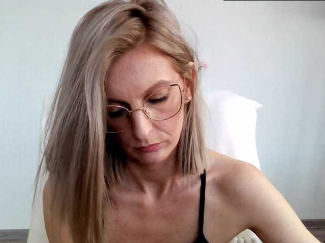 Fotoğraflar RachellaFox Sexy blondie - glasses - dildo shows - great natural body,) For 500 i show you my naked body [none]